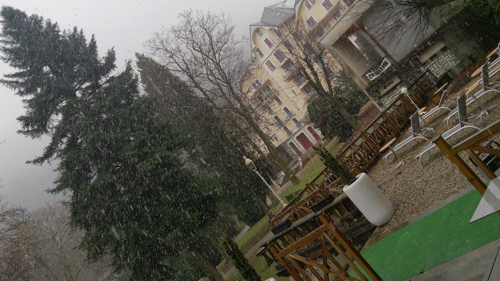 Homtel Le Parc Hotel Allevard Exterior foto