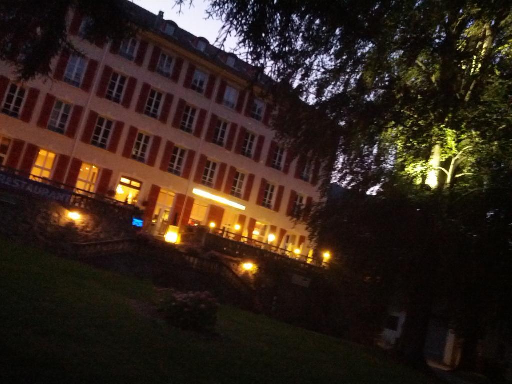 Homtel Le Parc Hotel Allevard Exterior foto