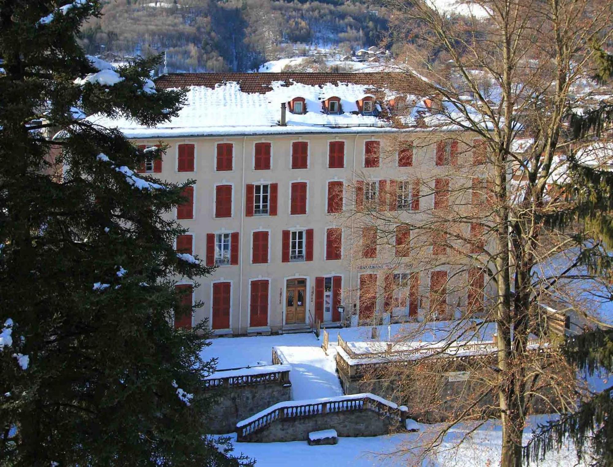 Homtel Le Parc Hotel Allevard Exterior foto